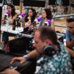 Anna Salvadó, Carla Saló i Cristina Vilà a l’especial de Ràdio Capital, “Una cantada diferent” a la Cantada d’hanaveres de Calella de Palafrugell.   Fotografia: Laia Serch