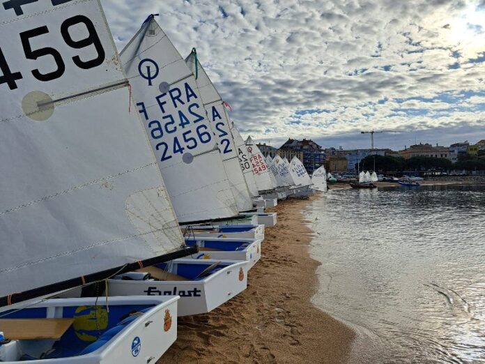 privat:-la-regata-palamos-optimist-trophy-inicia-la-competicio-amb-un-total-de-550-participants,-representants-de-31-paisos